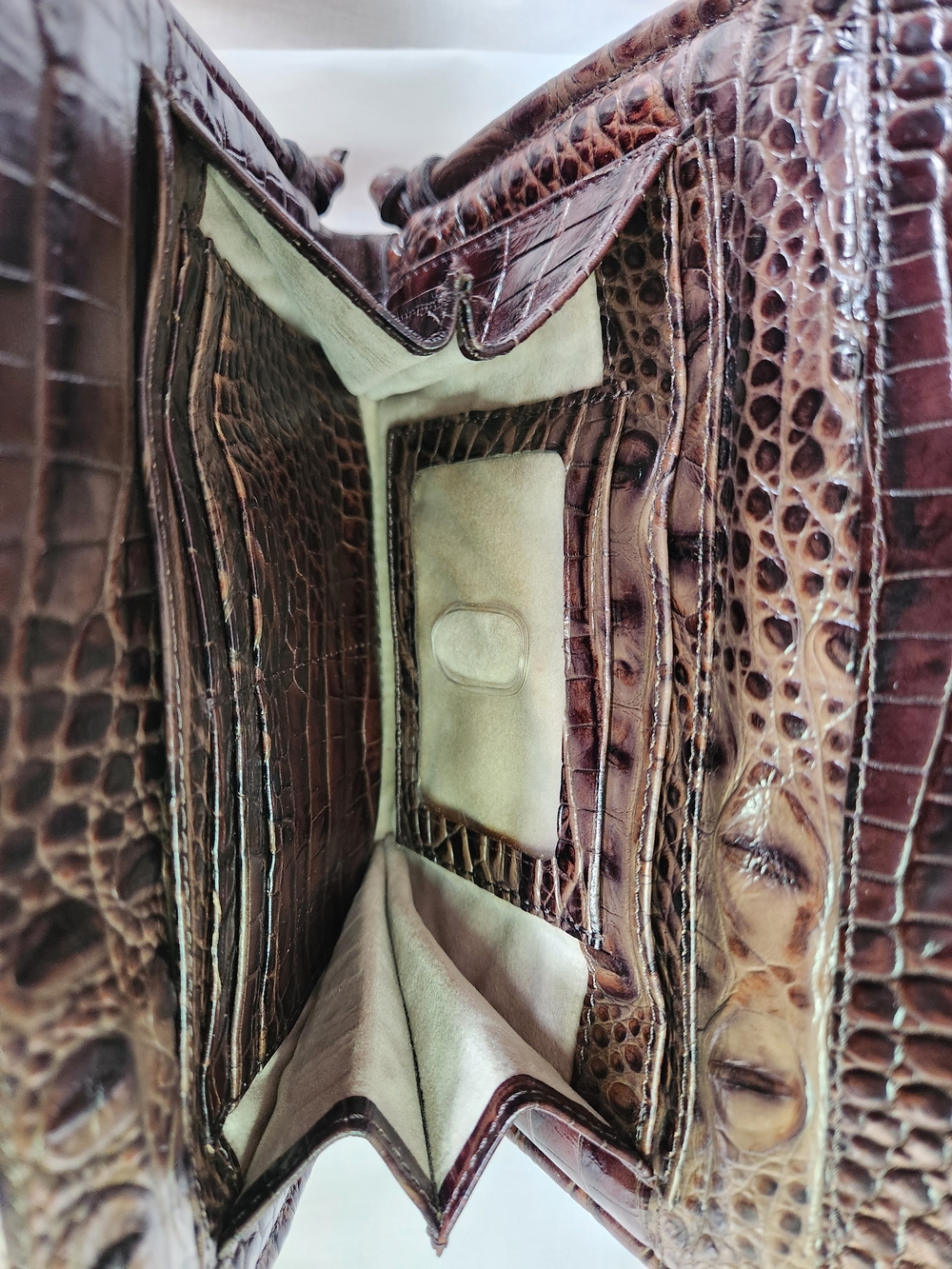Brahmin "Mojito" Pecan Brown Croc-Embossed Leather Crossbody with Gold Hardware - Picture 5 of 10